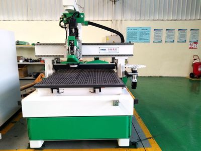 威海全自動(dòng)數(shù)控開(kāi)料機(jī)與吸塑門(mén)板數(shù)控雕刻機(jī)價(jià)格解析